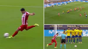 Luis Suarez Turns Into Lionel Messi And Scores A Ridiculous Free-Kick From 30 Yards Out 