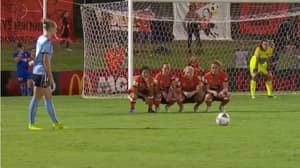 Brisbane Roar Women's Team Have The Strangest Free-Kick Wall Routine You'll Ever See 