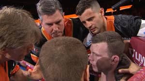 Boxing Fans Left Fuming After This Bizarre Moment In Jeff Horn's Corner