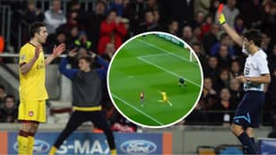 Robin Van Persie's Red Card Against Barcelona Is Still One Of The Worst Decisions