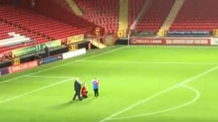 Half-Time Proposal At Charlton Athletic's Checkatrade Trophy Game Was The Least Romantic Ever