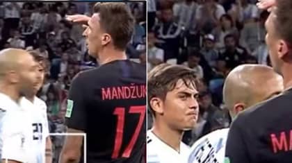 Mario Mandžukić Roasts Javier Mascherano During Game, Paulo Dybala's Reaction Is Priceless 