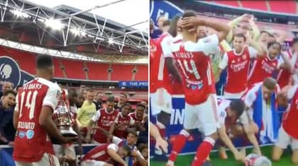 Pierre-Emerick Aubameyang's Trophy Lift Was An Absolute Disaster