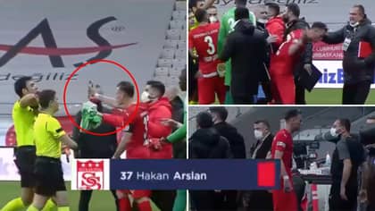 Hakan Arslan Sent Off For Showing Referee An Incorrect Decision On His Phone
