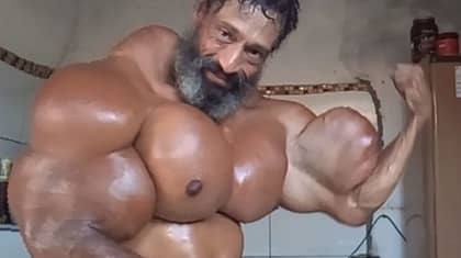 Brazilian Bodybuilder Injects Oil Into His Muscles 