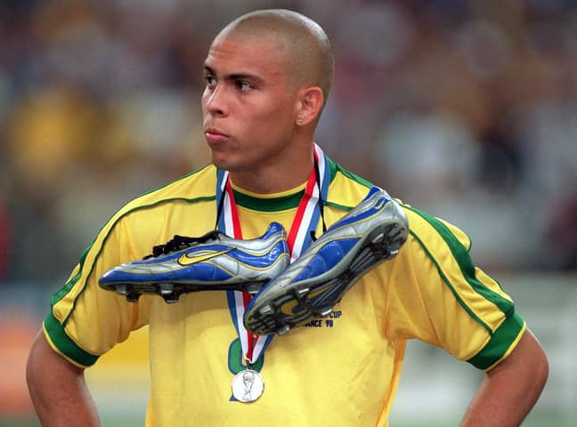 Excavación Demon Play Inadecuado The Ronaldo 1998 Mercurial Boots Are Getting A Reboot - SPORTbible