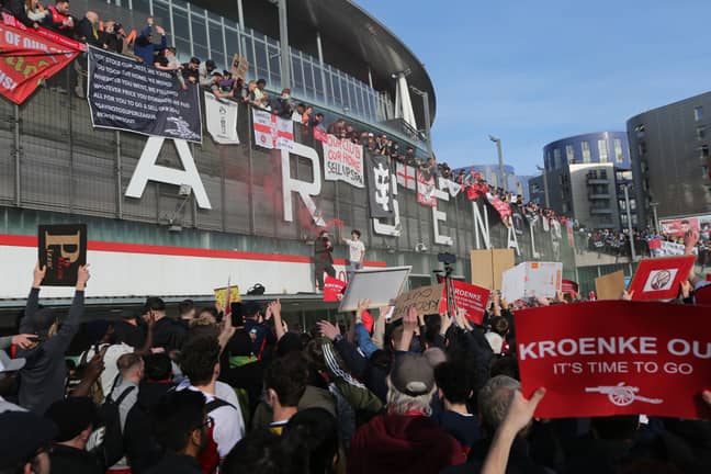 Hundreds of Arsenal fans protested demanding the club owner Stanley Kroenke to leave last week