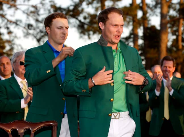 Spieth presenting Danny Willett with the Green Jacket in 2016. Image: PA Images