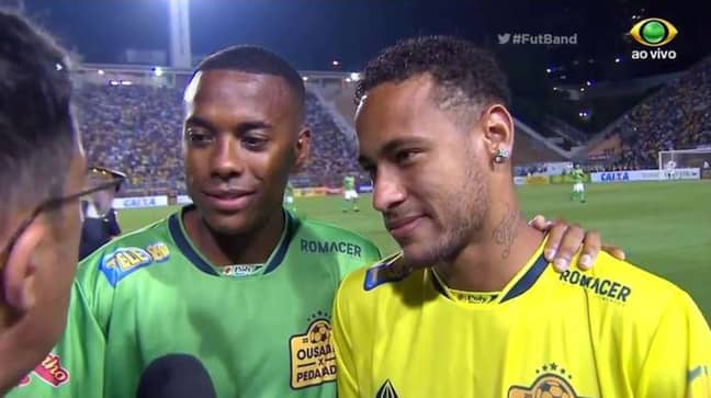 Neymar and Robinho, the two captains in the charity game, chat to reporters following the game. (Image Credit: ao vivo)