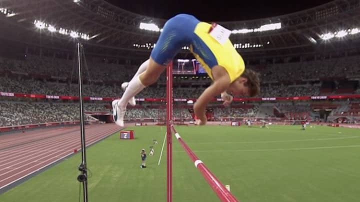 Amazing Snap Shot Angle Shows Pole Vaulter Could Have Easily Broken The World Record