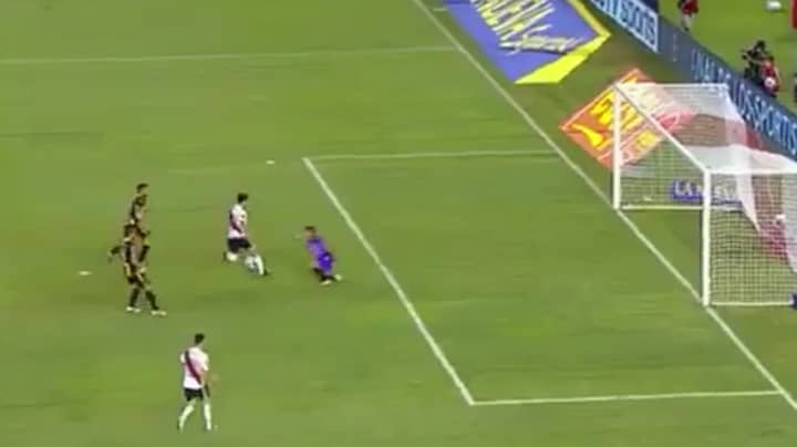 Ignacio Scocco Scores Incredible Solo Goal For River Plate