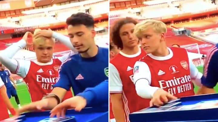 Arsenal Youngster Matthew Smith Had A Hilarious Reaction To Taking FA Cup Winners' Medal