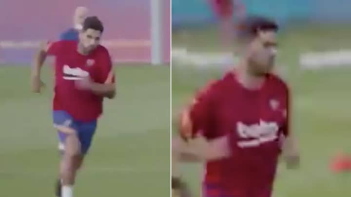 Fans Think Luis Suarez Looked Slow And Heavy In Barcelona Training