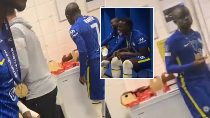 N'Golo Kante Eating Pizza While His Chelsea Teammates Dance Is A Mood
