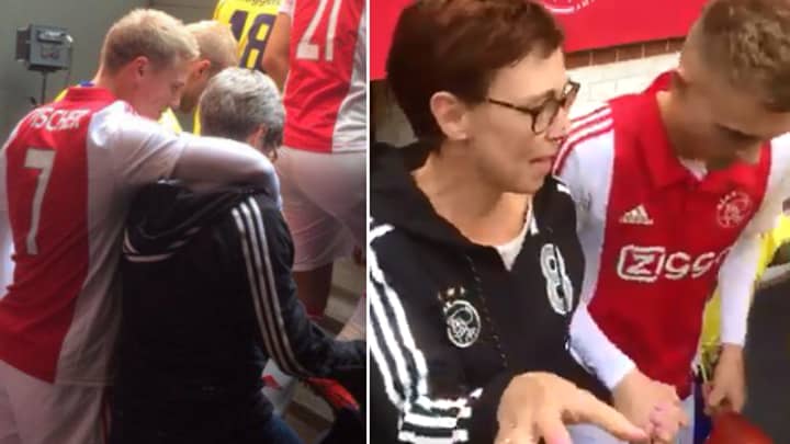 Ajax Players Once Had Their Mums As 'Mascots' For Mother's Day