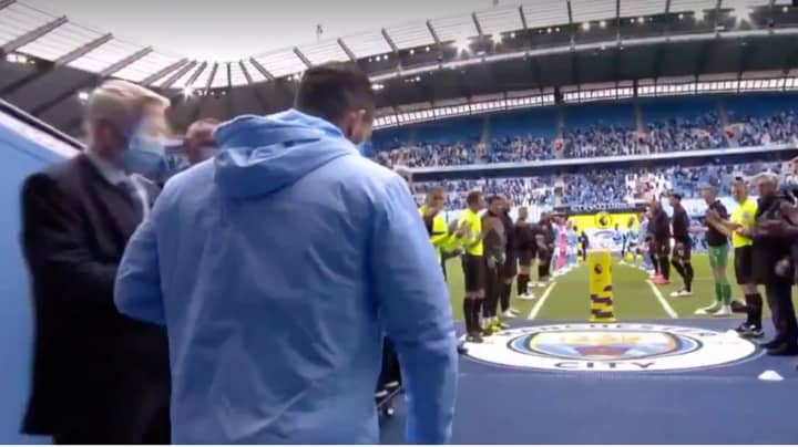 Sergio Aguero Given Double Guard Of Honour In Emotional Scenes At The Etihad 