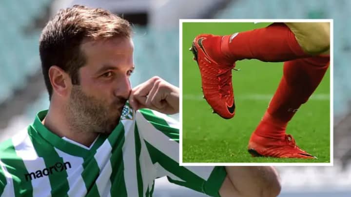 Rafael Van Der Vaart Was Banned From Wearing Red Boots At Real Betis