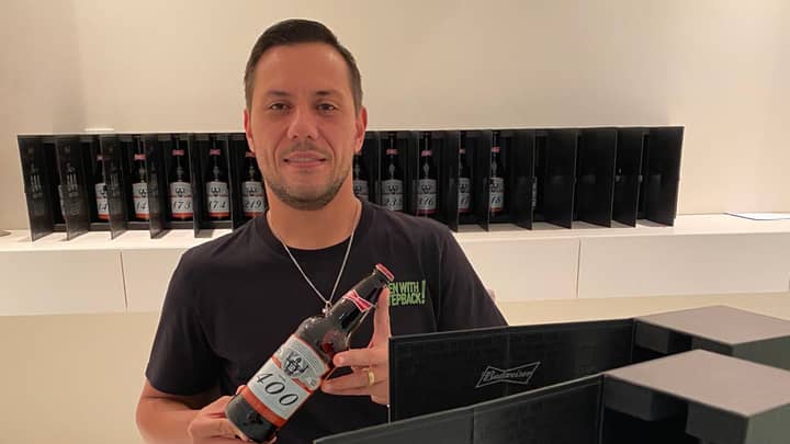 Diego Alves Got A Lot Of Beer From The Lionel Messi Budweiser Promotion