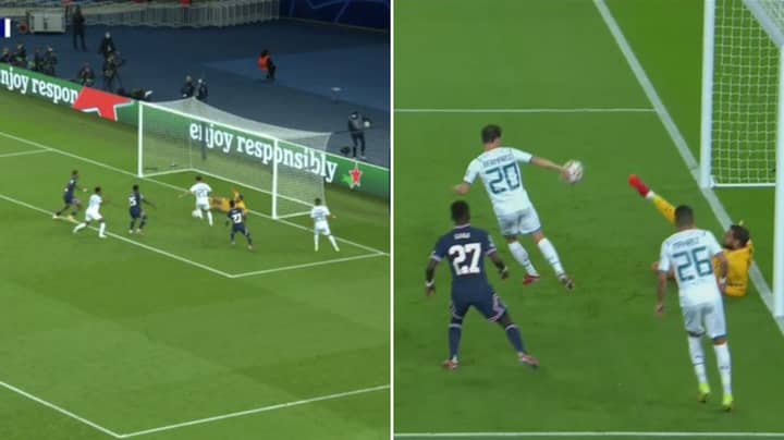 Bernardo Silva Somehow Manages To Miss An Open Goal From Two Yards Out Against PSG 